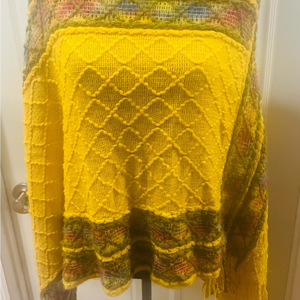 Yellow Boho Knit Poncho Lightweight Spring Layer Beach Wrap OS - Picture 13 of 15